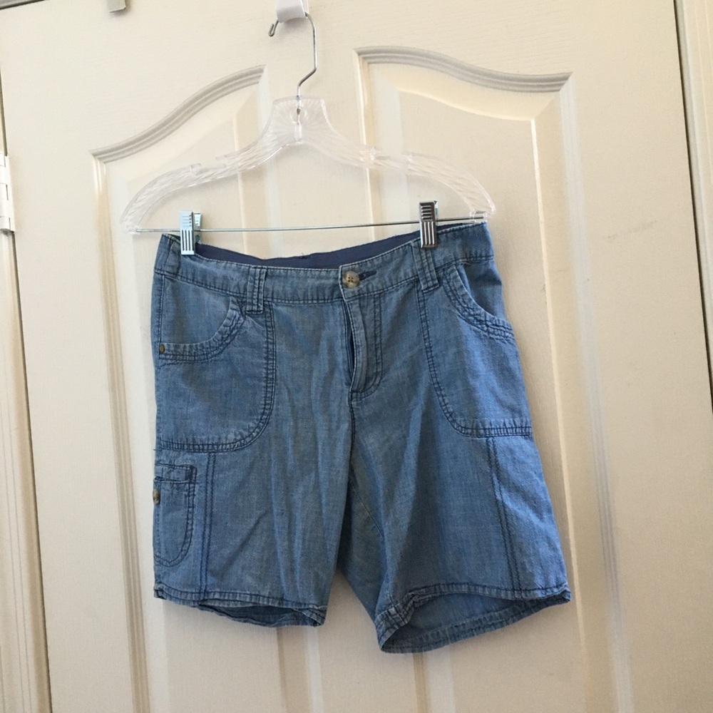 FINAL MARKDOWN Ladies white stag shorts 4